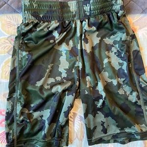 Boys Athletic Shorts, Medium 8/10, Camouflage